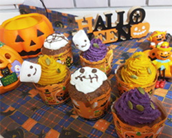 この写真はハロウィンカップケーキを滋賀県で開催した時の完成写真です。滋賀県近江八幡市お菓子教室ケーキ教室SweetKitchen